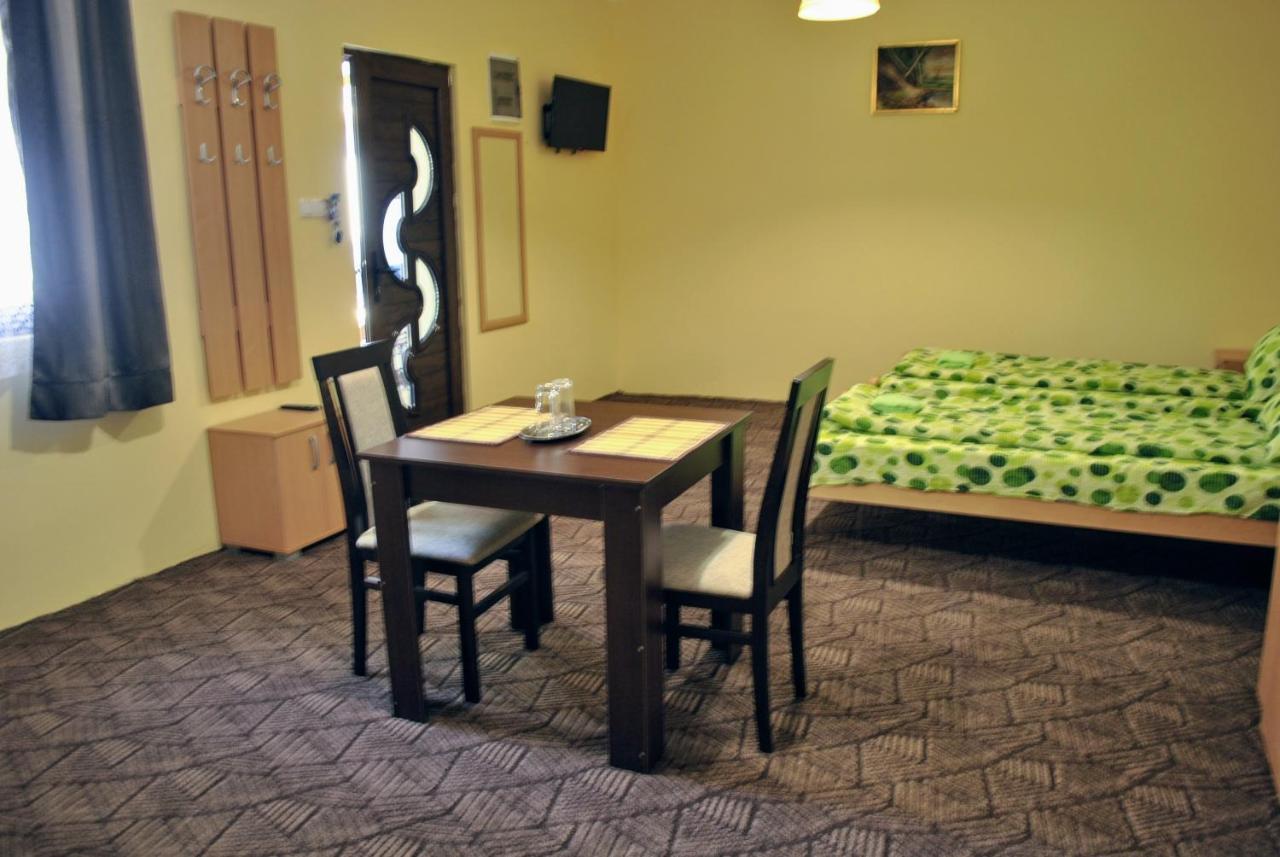 Eco Rural Tourism Association Skorenovac Hotel Buitenkant foto