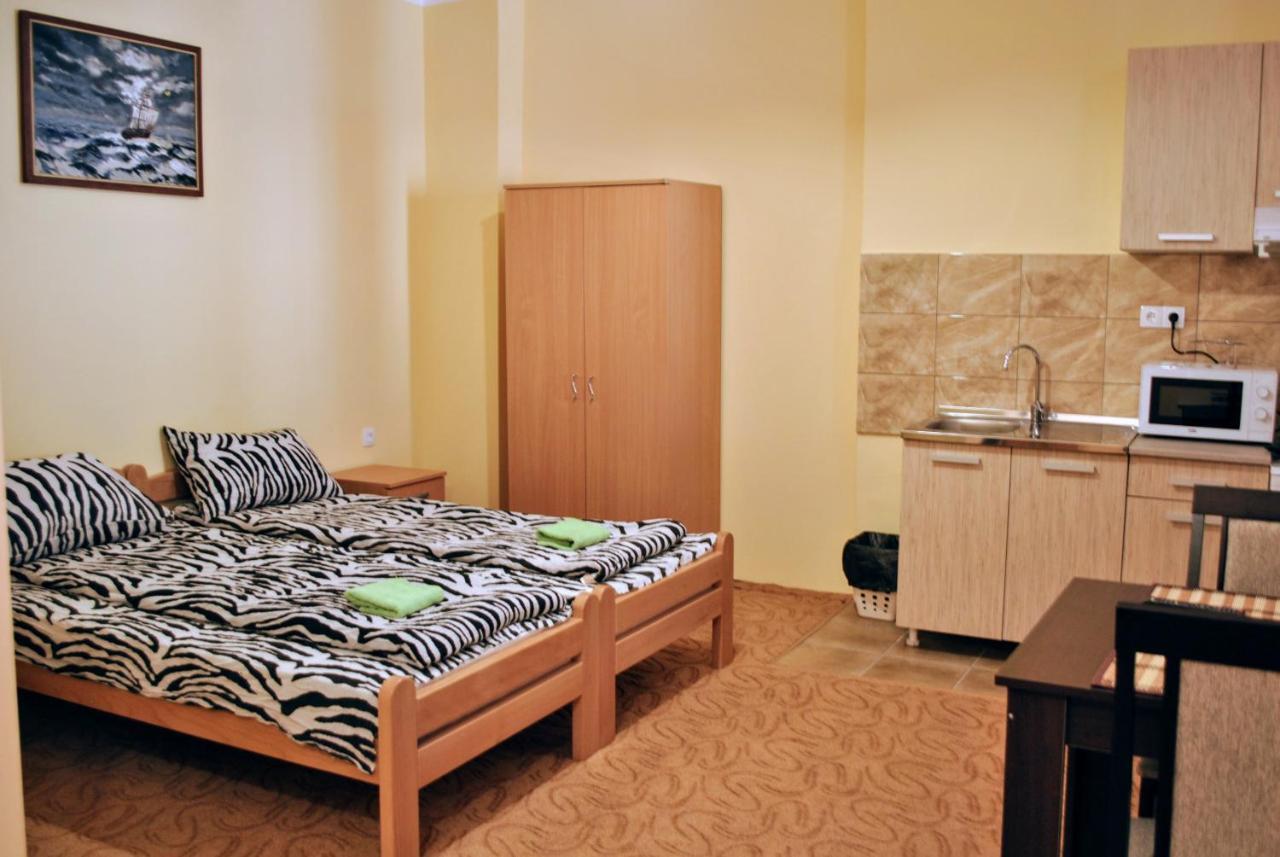 Eco Rural Tourism Association Skorenovac Hotel Buitenkant foto