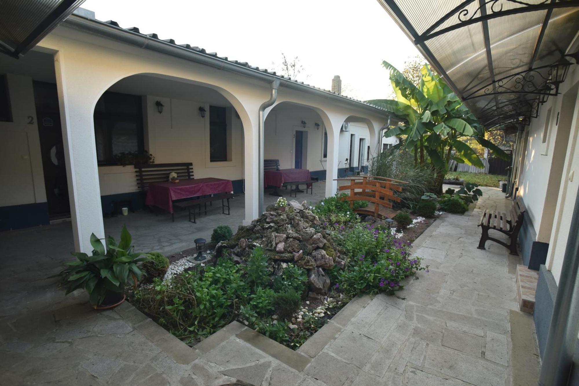 Eco Rural Tourism Association Skorenovac Hotel Buitenkant foto