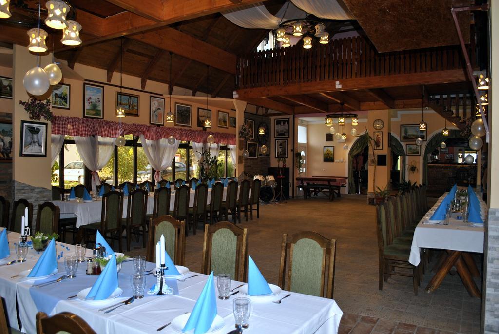 Eco Rural Tourism Association Skorenovac Hotel Buitenkant foto