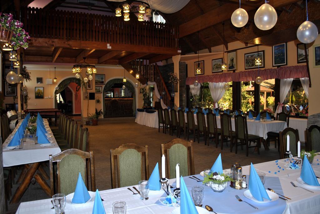 Eco Rural Tourism Association Skorenovac Hotel Buitenkant foto
